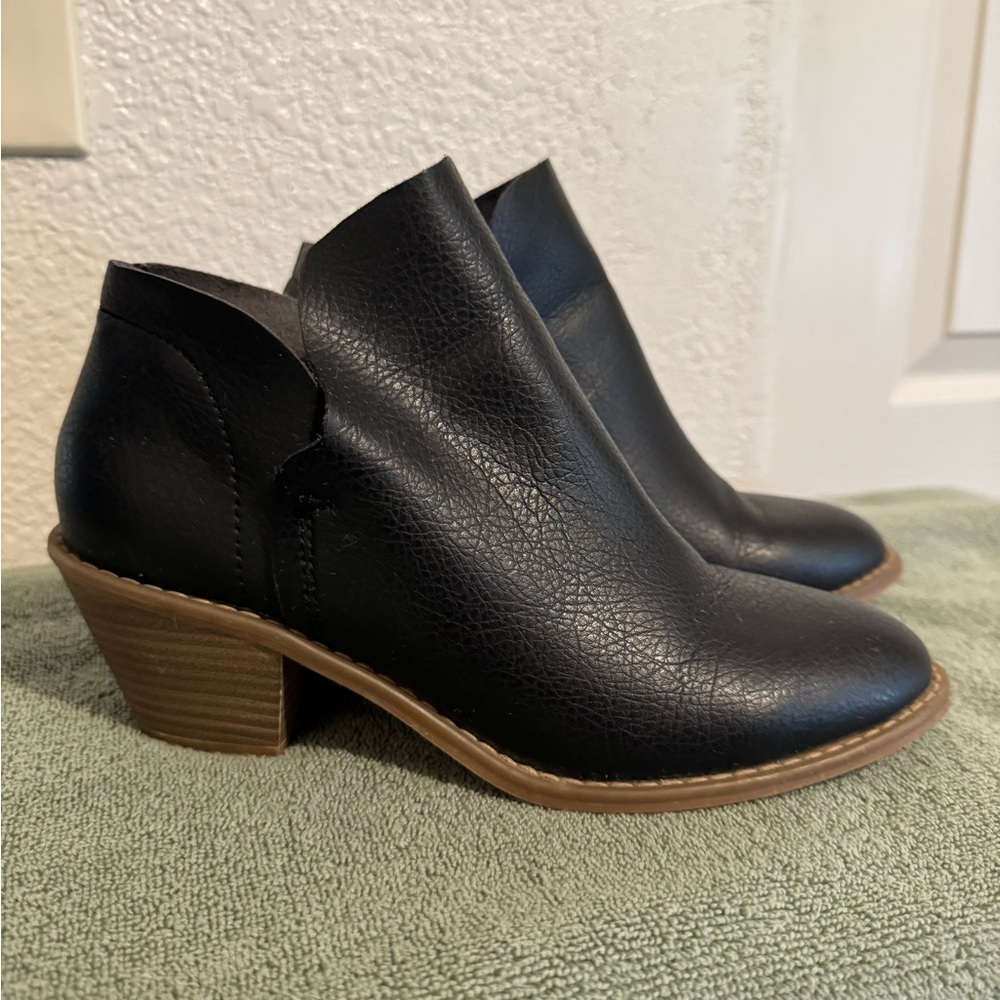 Leather women boots